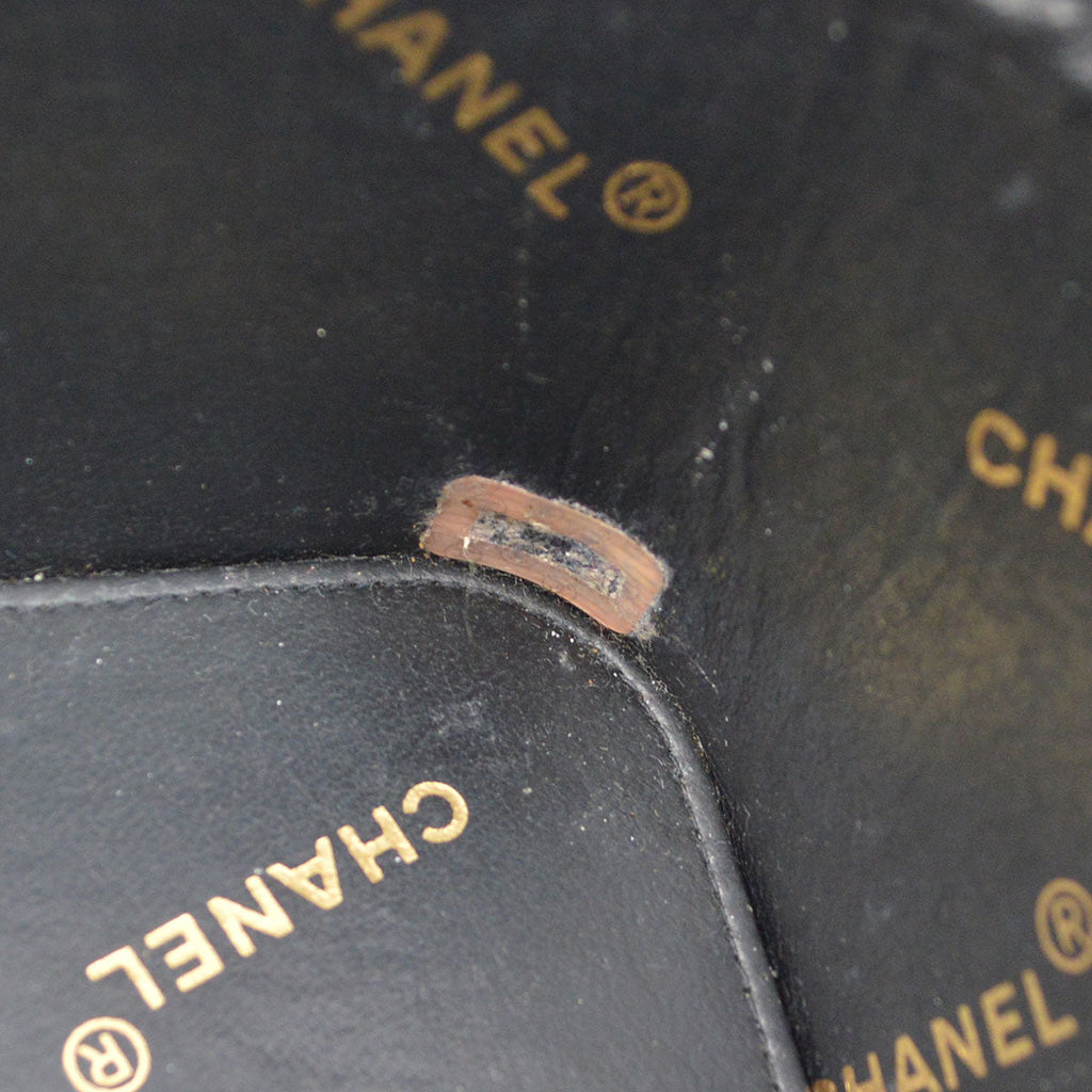 CHANEL 1995 Heart Mirror Vanity Handbag Black Patent Leather
