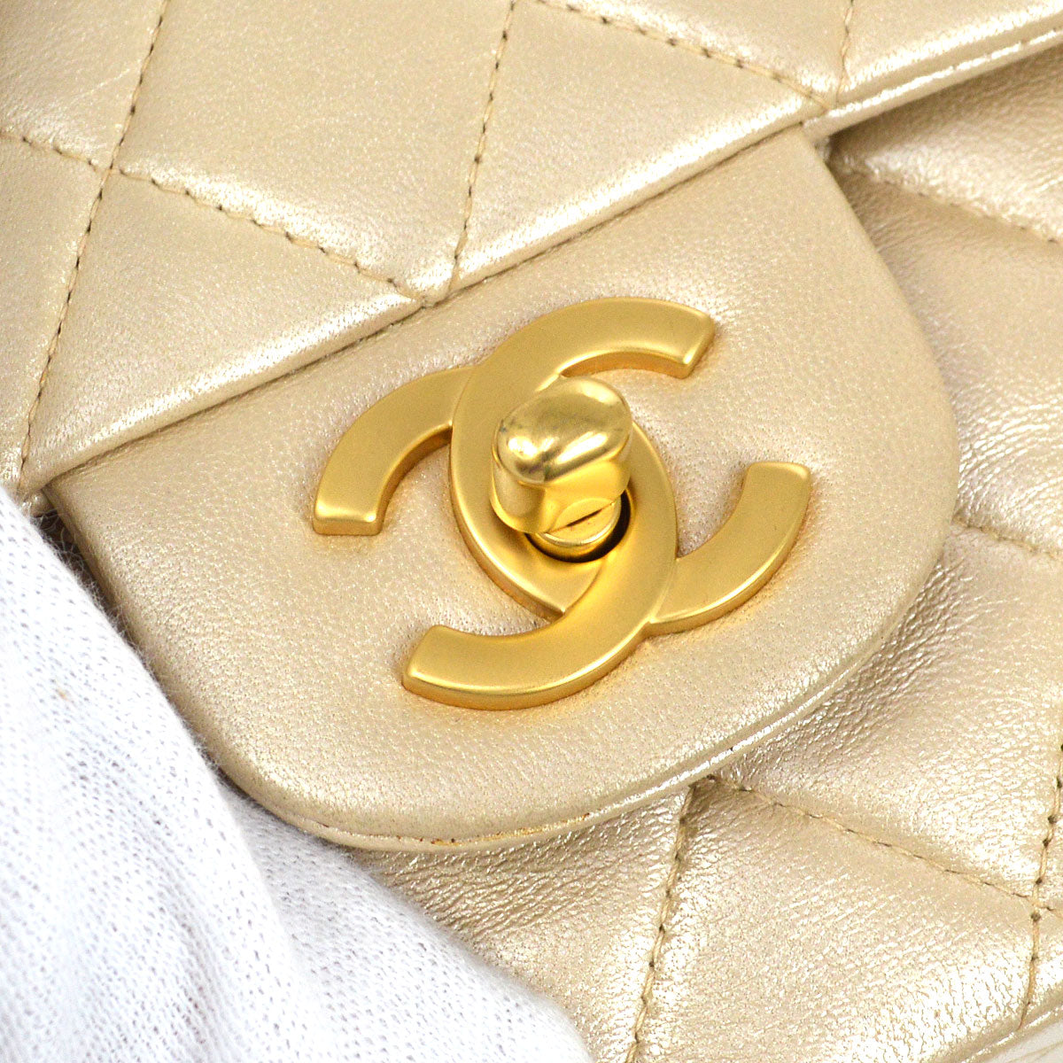 CHANEL 2000-2001 Classic Flap