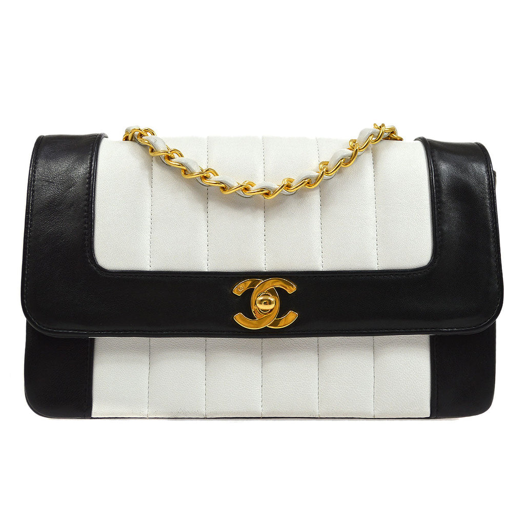 CHANEL 1991-1994 Vertical Border Flap Small Lambskin