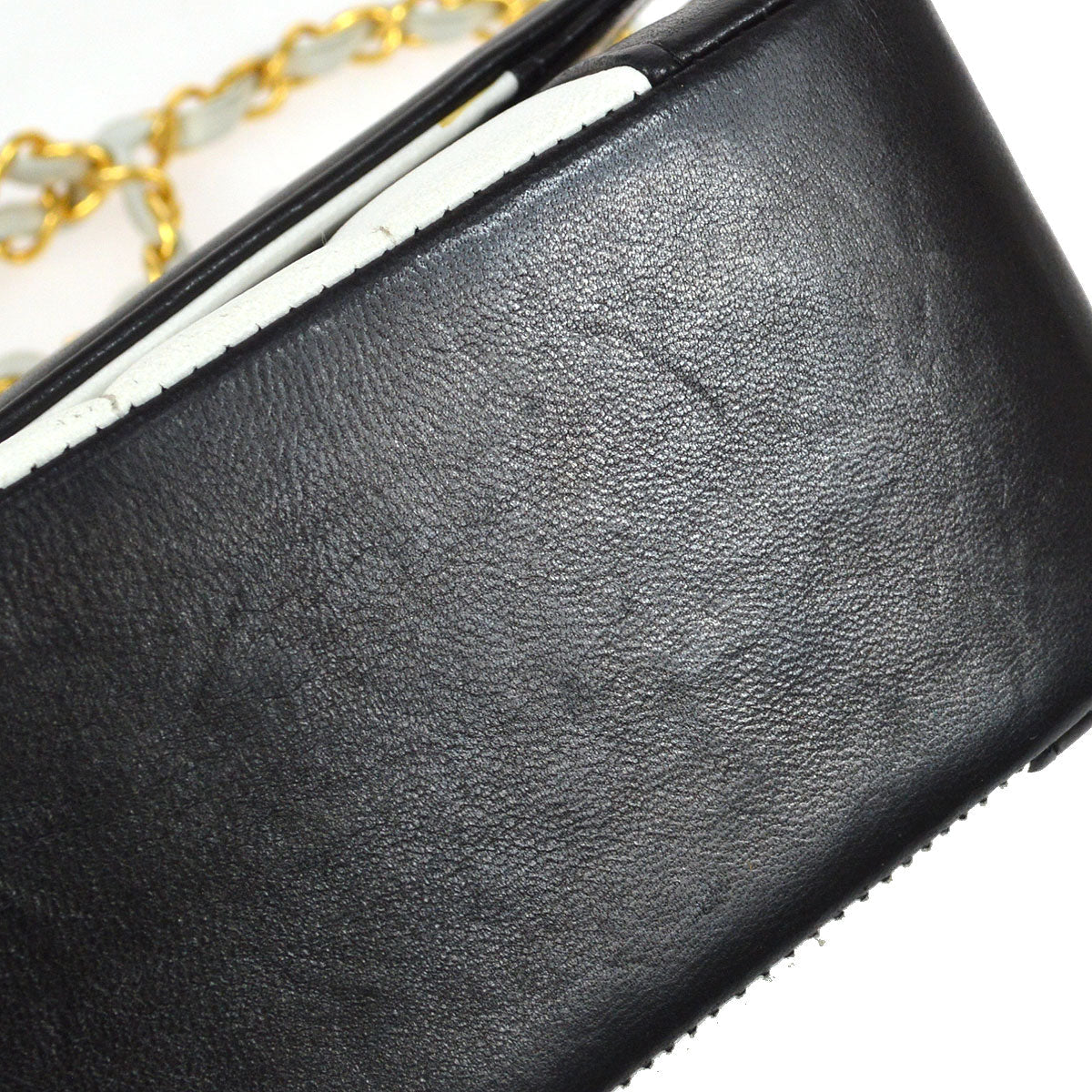 CHANEL 1991-1994 Vertical Border Flap Small Lambskin