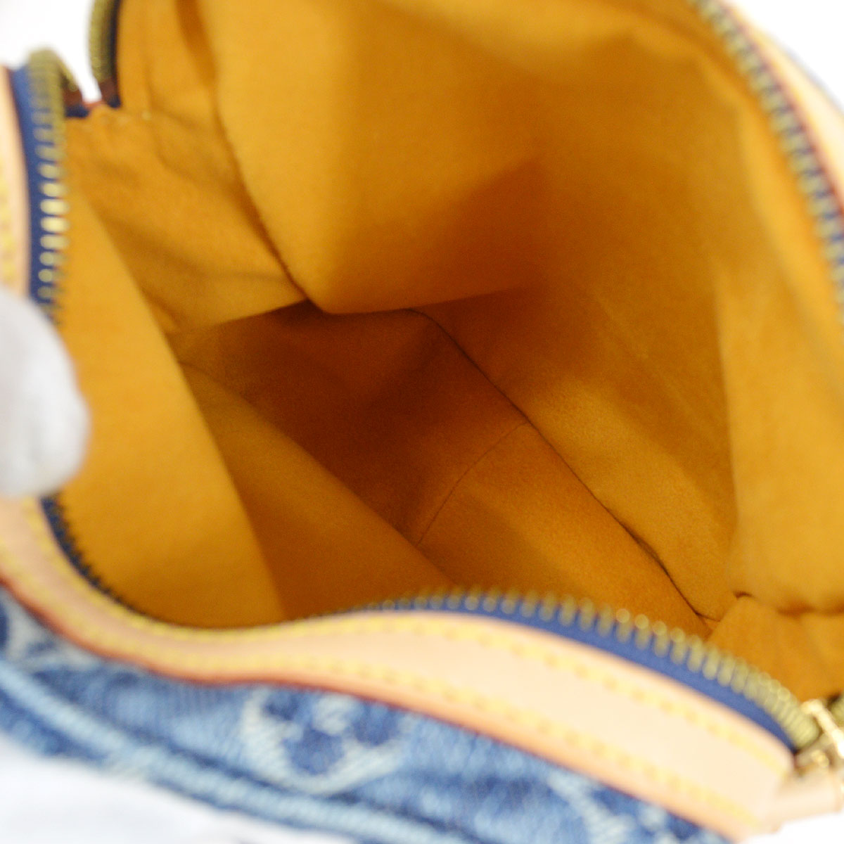 LOUIS VUITTON 2007 CAMERA BAG M95348