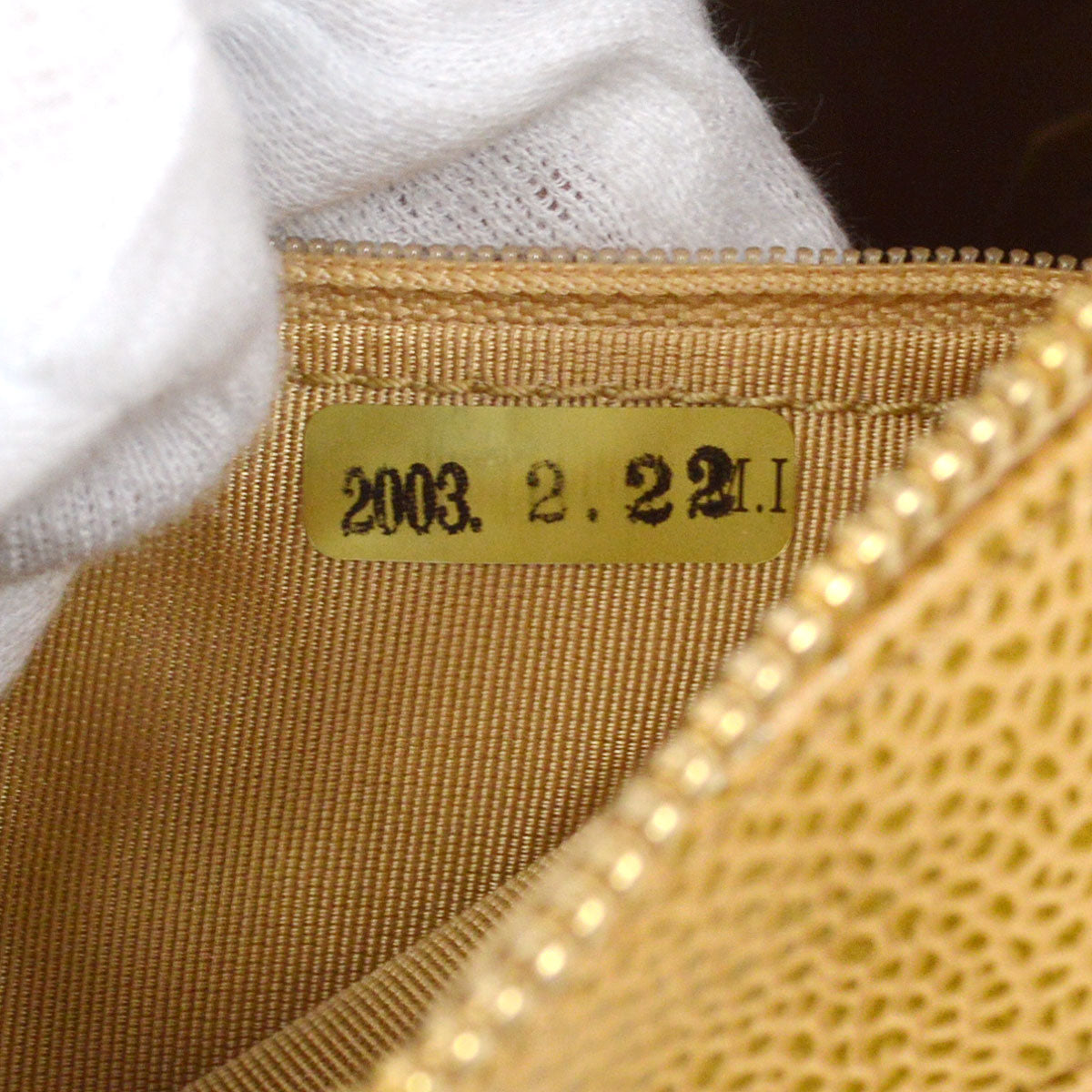 CHANEL 2003-2004 Hobo Bag Beige Caviar