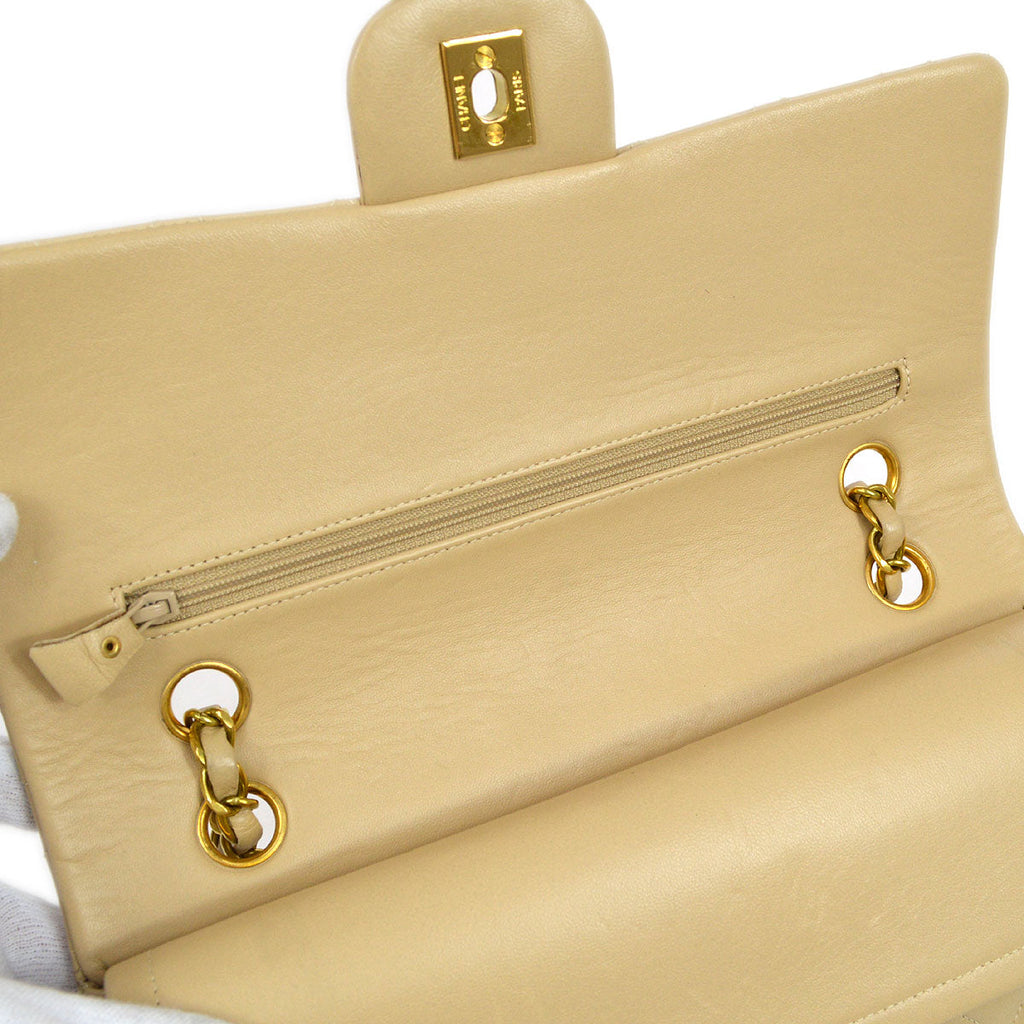 CHANEL 1994-1996 Classic Flap