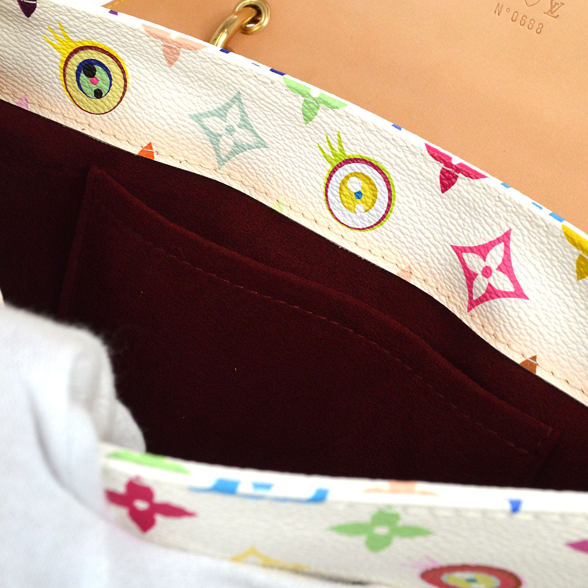 LOUIS VUITTON Pochette Eye Need You M92051