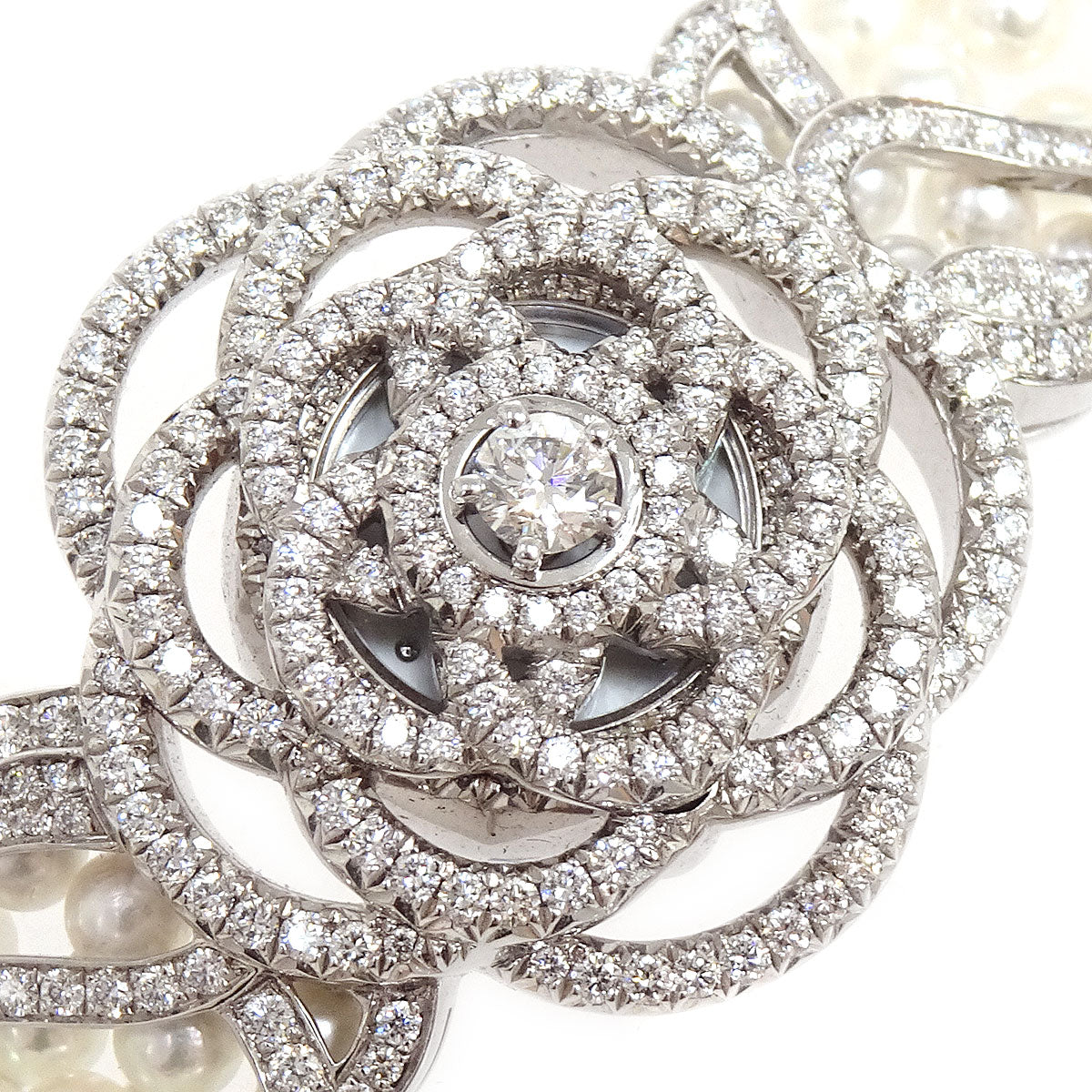 Chanel * 2019 1.5 1 Camelia. 5 Allures Watch