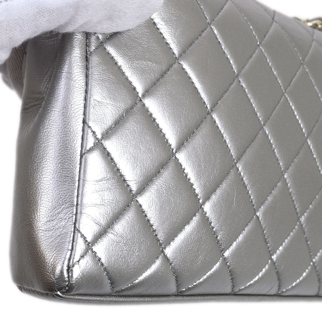 CHANEL 1996-1997 Flap Handbag