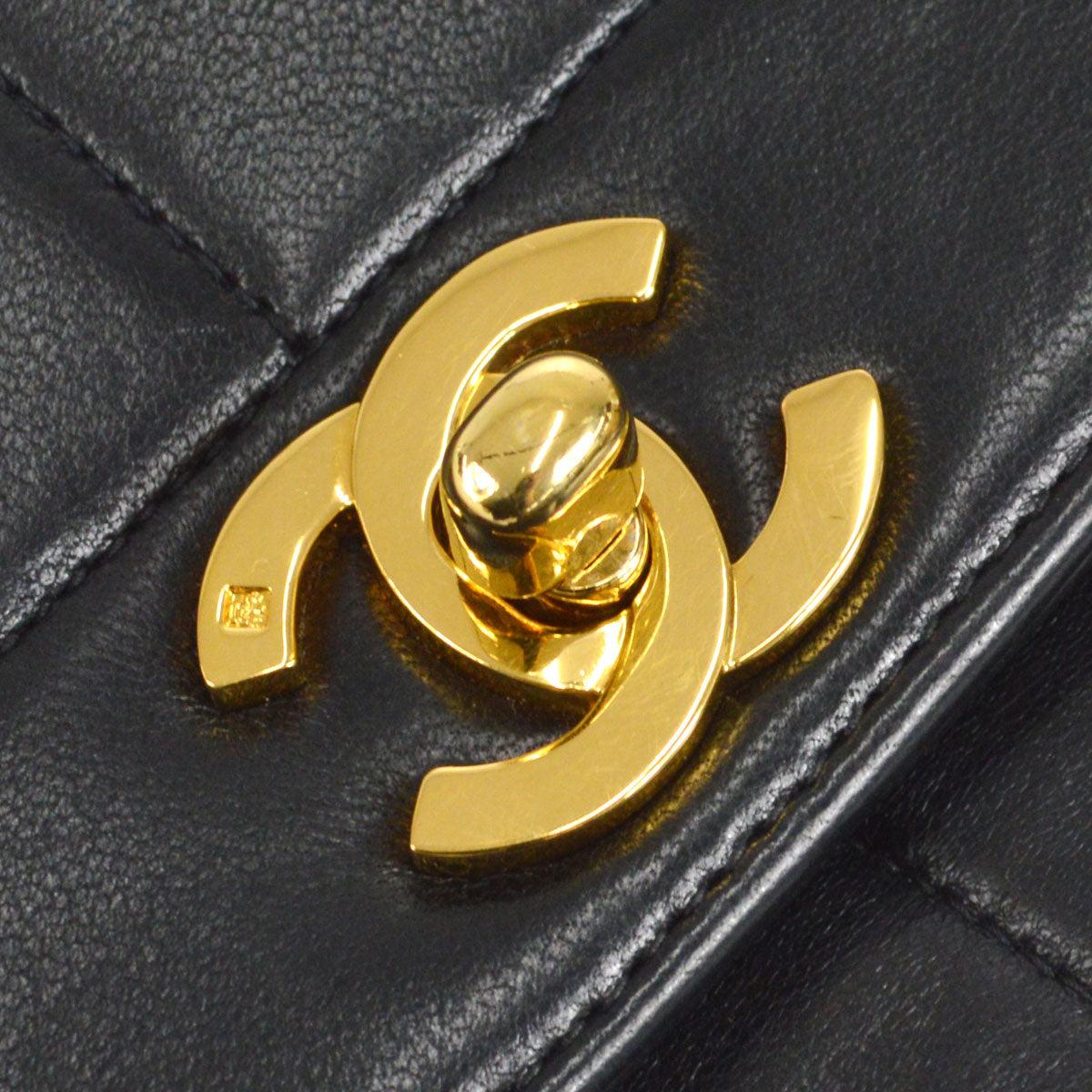 CHANEL 1991-1994 Small Vertical Border Flap