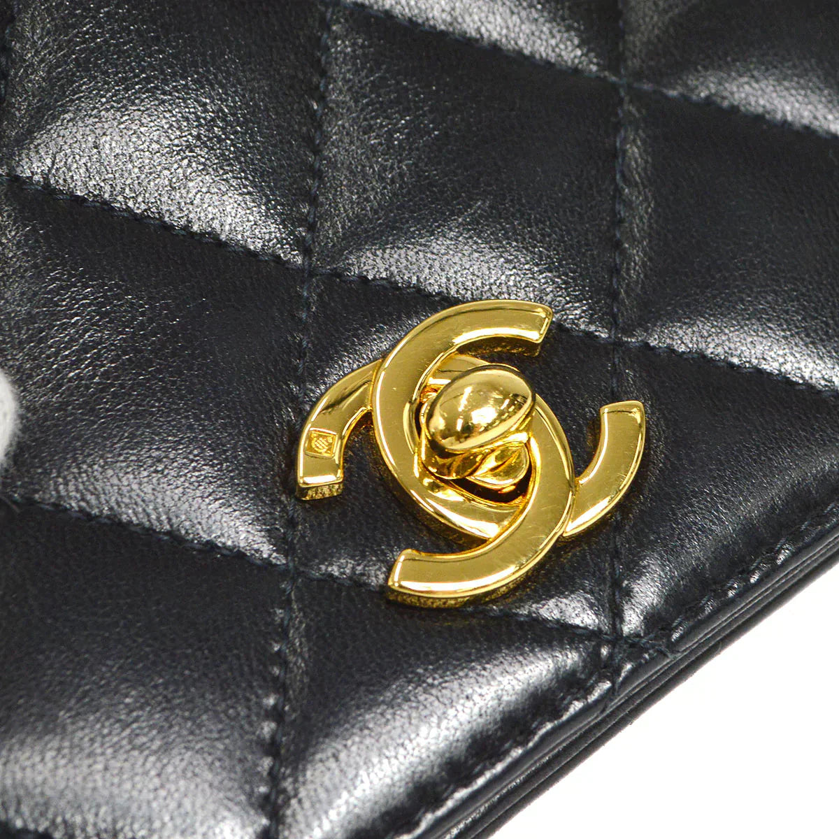 CHANEL 2001-2003 Turnlock CC Full Flap Small