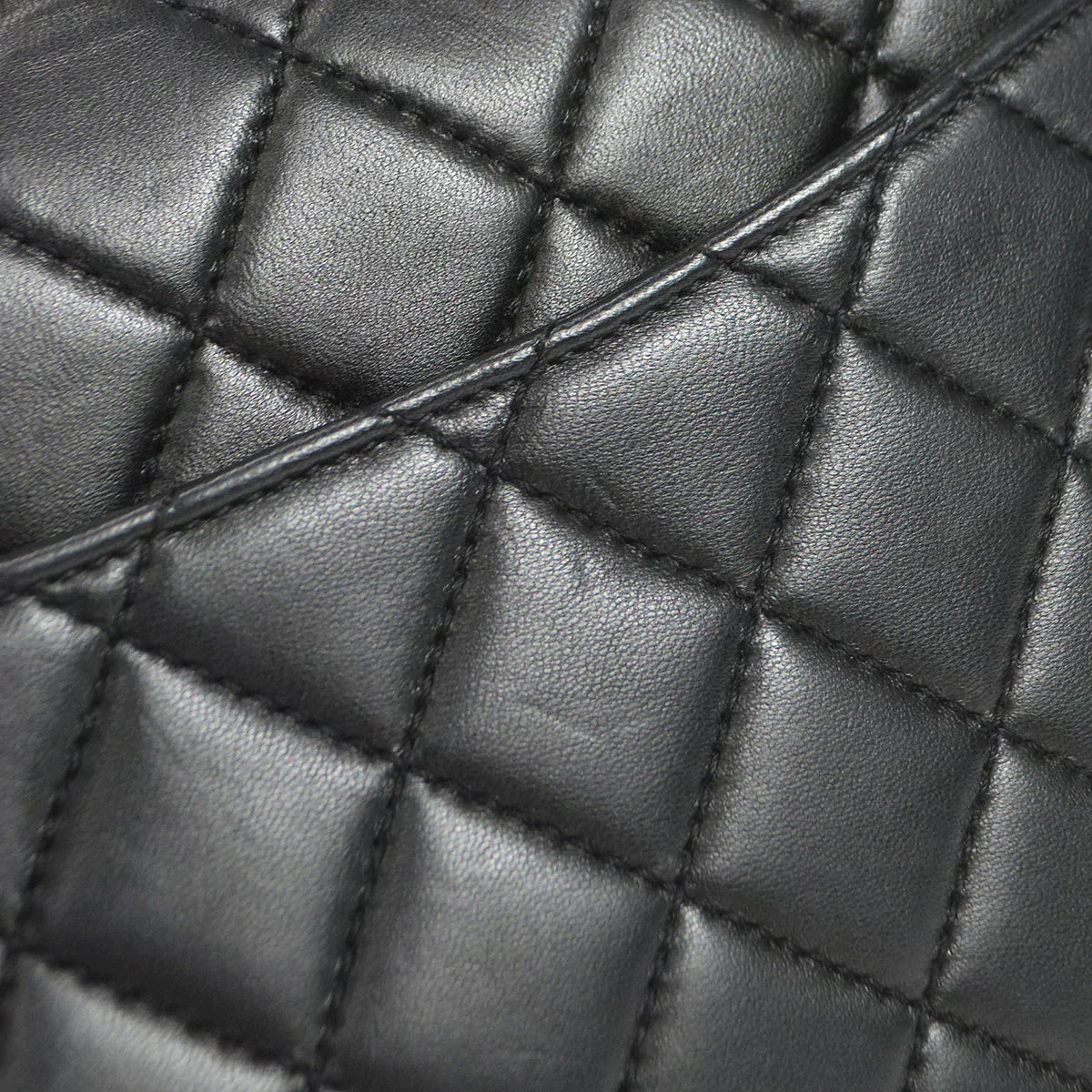 CHANEL 1996-1997 Classic Flap Jumbo