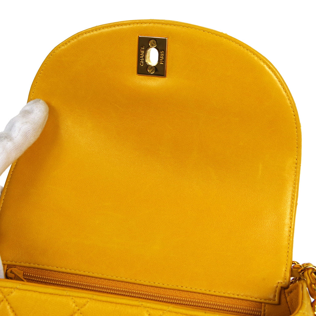 CHANEL 1996-1997 Round Flap Handbag Orange Lambskin