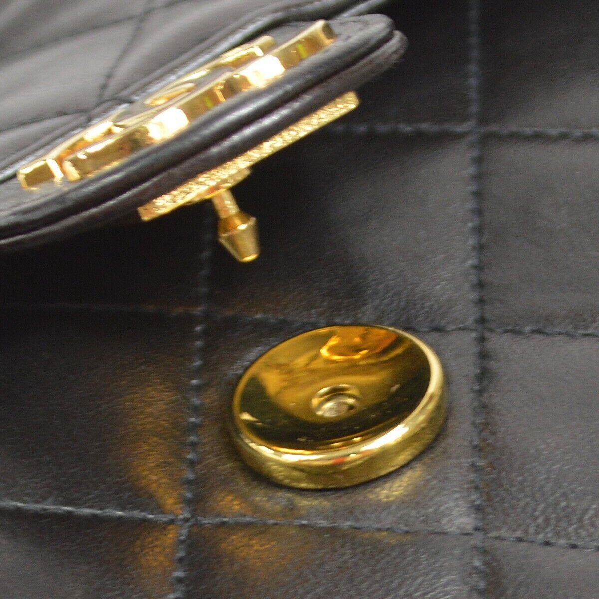 CHANEL 1997-1999 CC Pushlock Half Flap Medium Black Lambskin