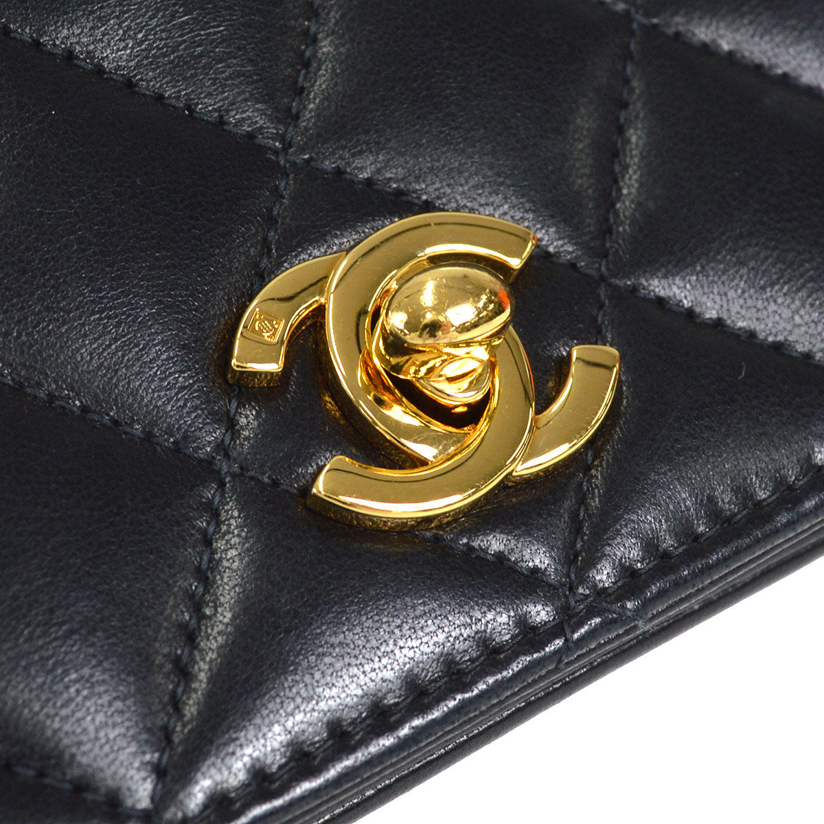CHANEL 2005-2006 CC Turnlock Full Flap Small Black Lambskin
