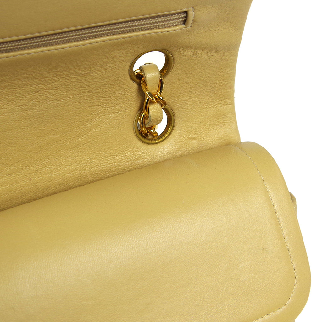 CHANEL 2000-2001 Classic Double Flap Medium Beige Lambskin