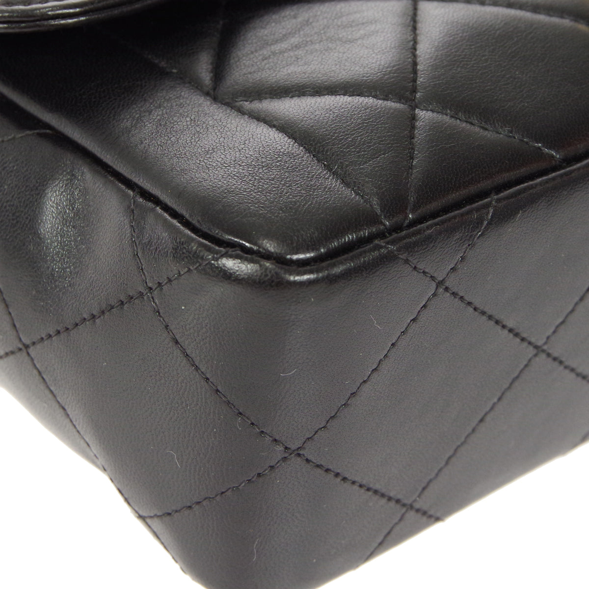 CHANEL 1996-1997 Border Flap Medium Black Lambskin