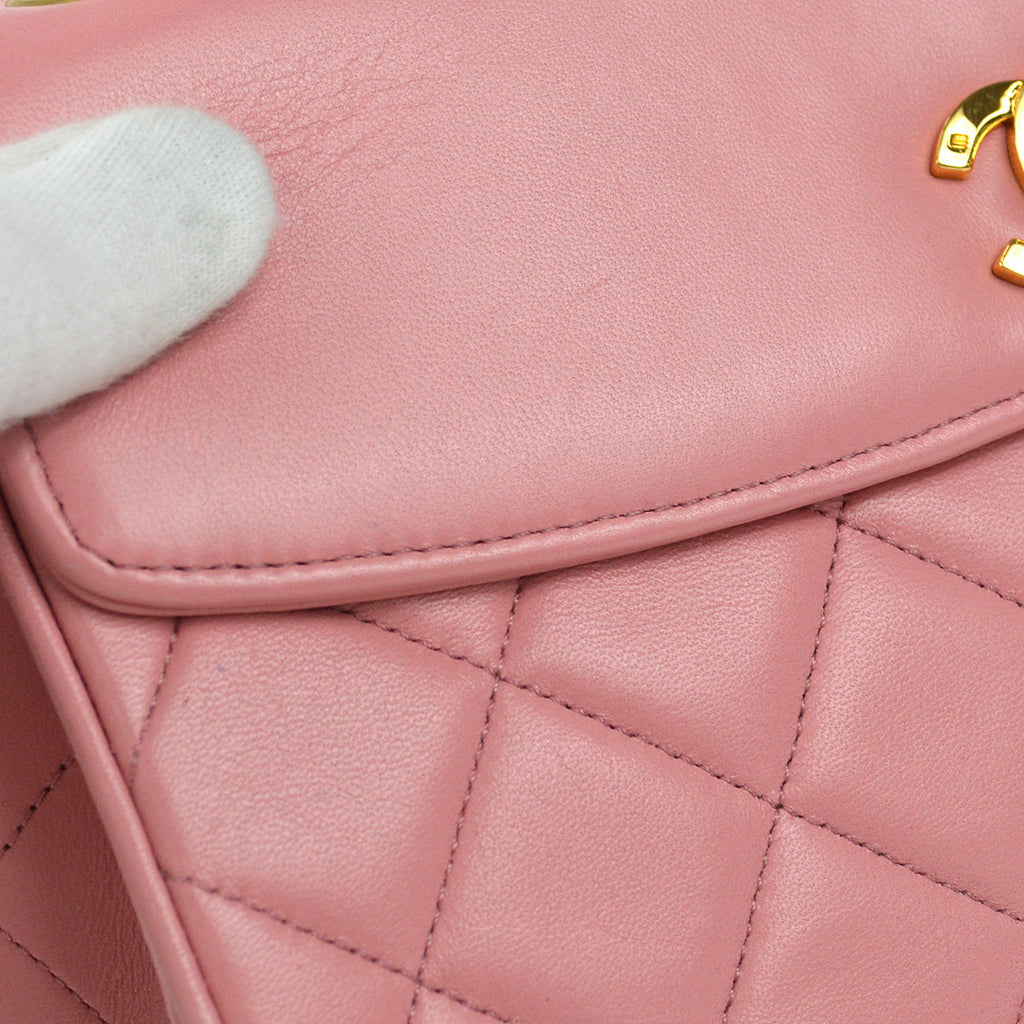 Chanel * 1989-1991 Round Flap Shoulder Bag Medium Pink Lambskin
