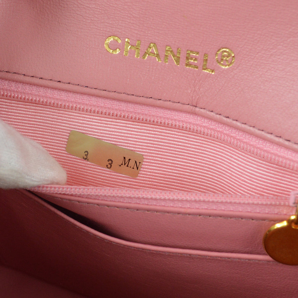 Chanel * 1989-1991 Round Flap Shoulder Bag Medium Pink Lambskin