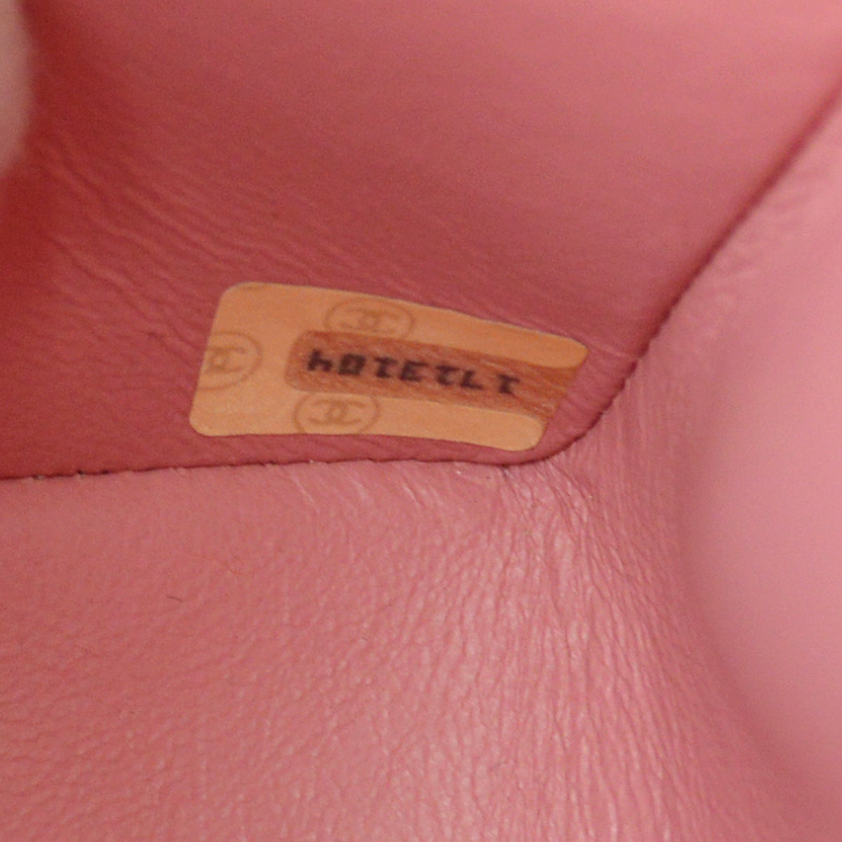 Chanel * 1989-1991 Round Flap Shoulder Bag Medium Pink Lambskin