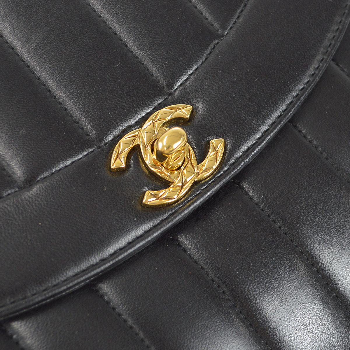 Chanel 1991-1994 Vertical Stitch Round Flap Shoulder Bag Small Black Lambskin