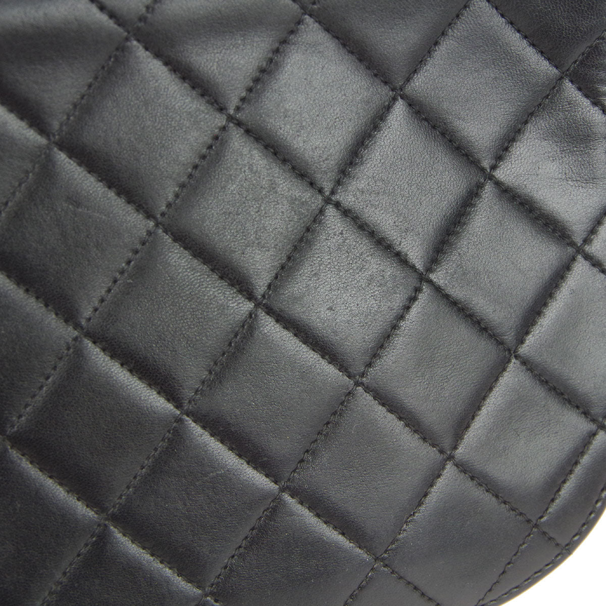 Chanel 1991-1994 Round Flap Handbag Mini Black Lambskin