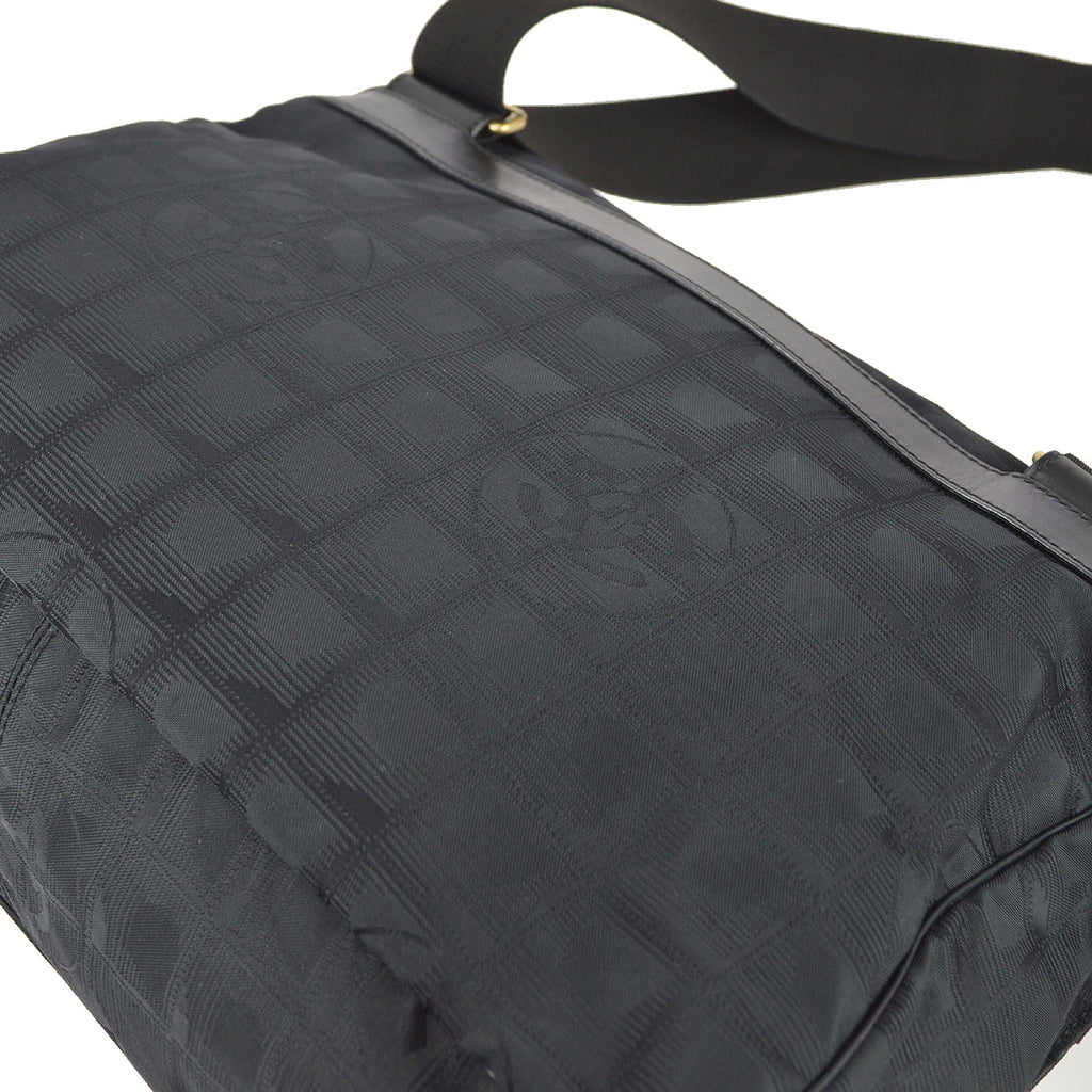 Chanel 2005-2006 New Travel Line Messenger Bag Black