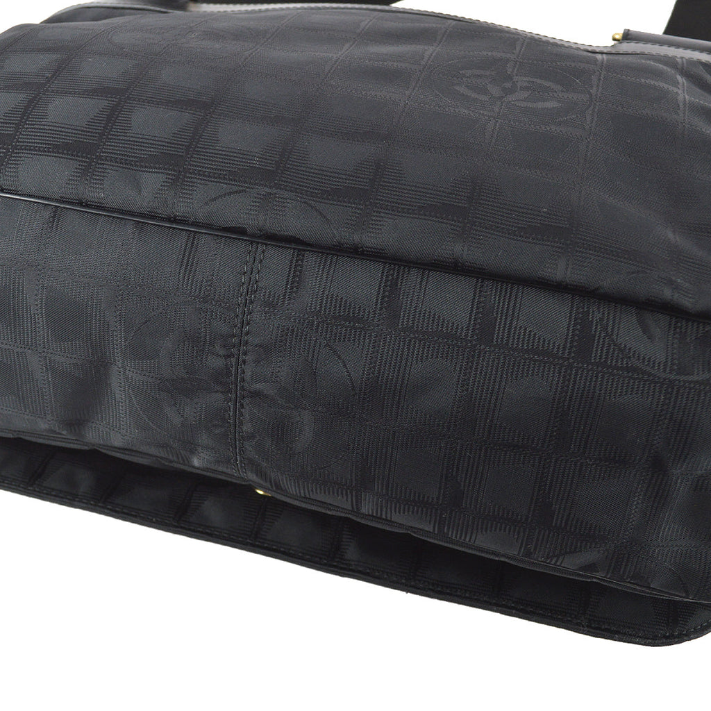 Chanel 2005-2006 New Travel Line Messenger Bag Black