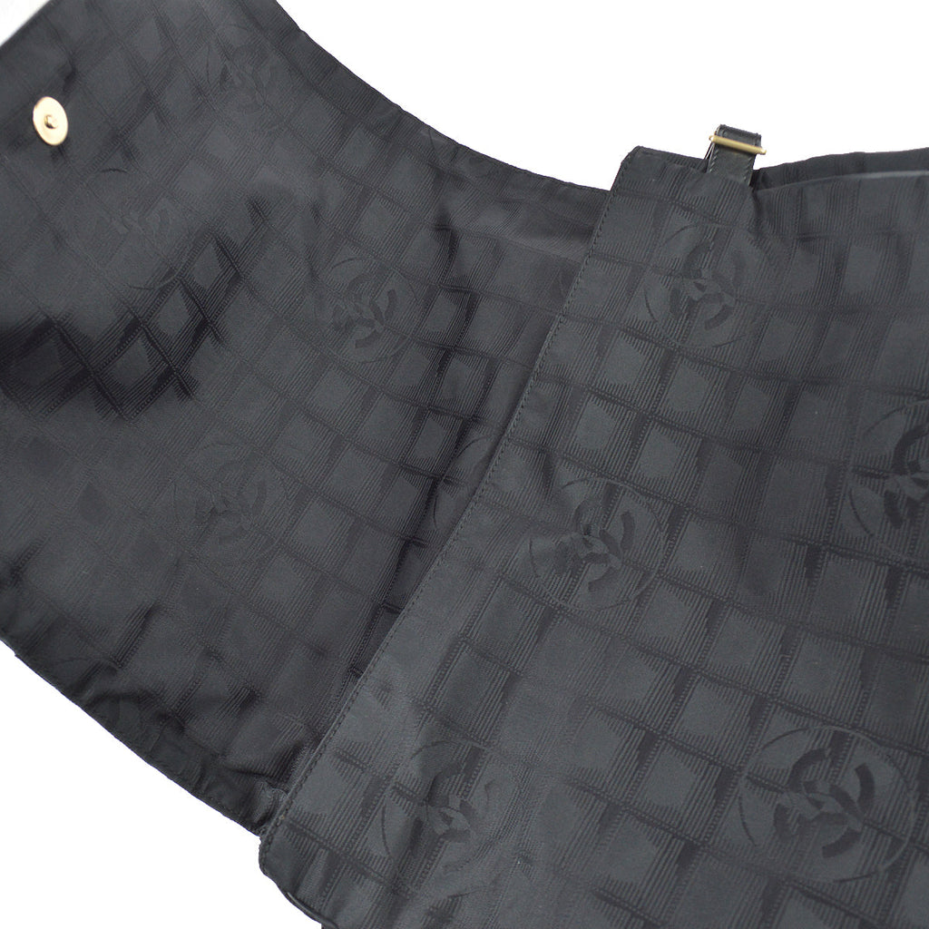 Chanel 2005-2006 New Travel Line Messenger Bag Black
