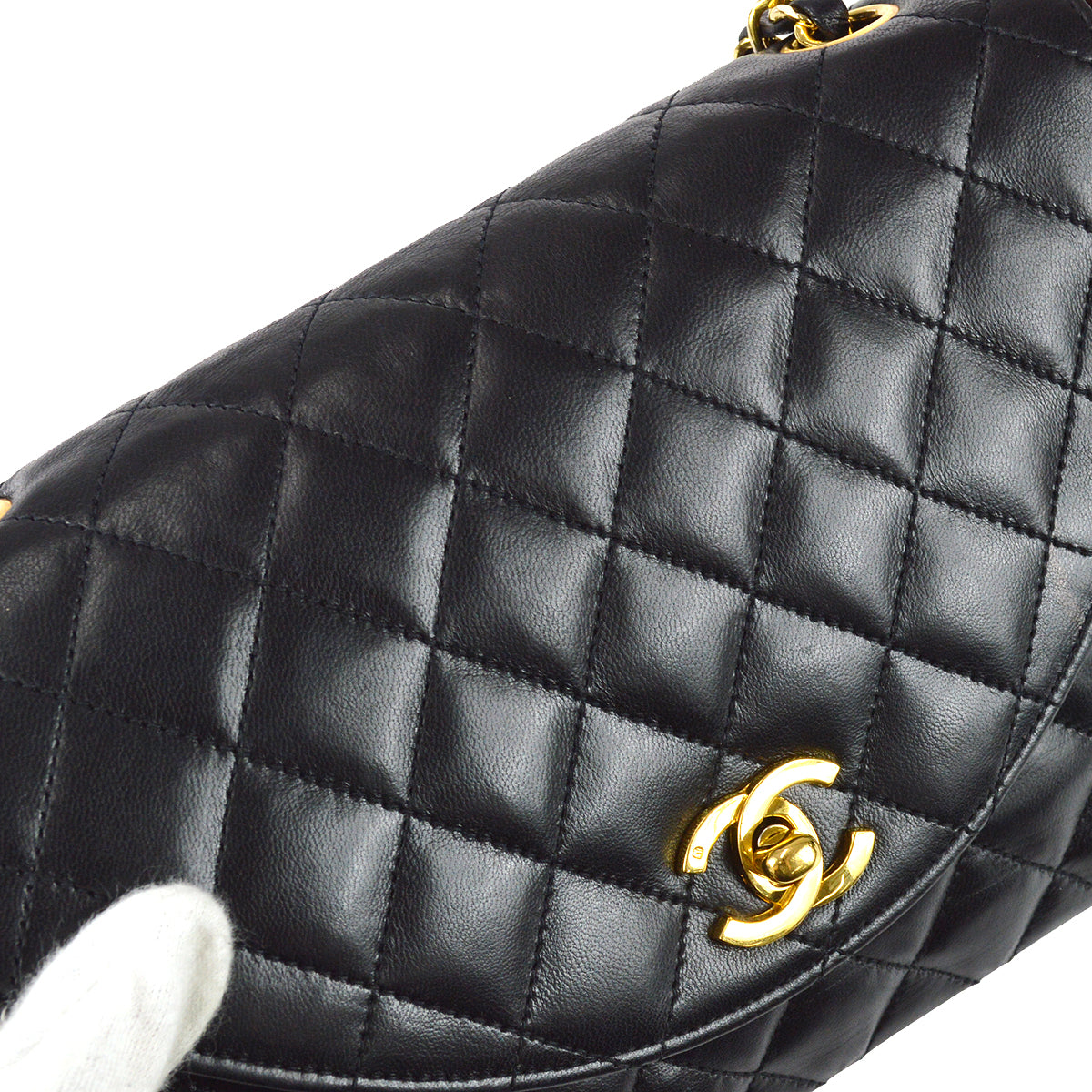Chanel 1994-1996 Round Flap Bag Small Black Lambskin