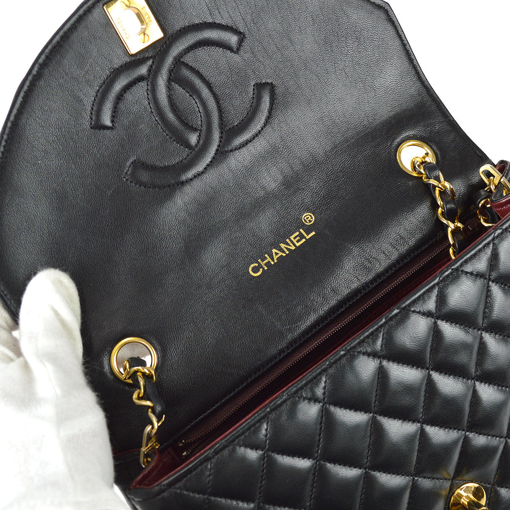 Chanel 1986-1988 Small Round Flap Bag Black Lambskin