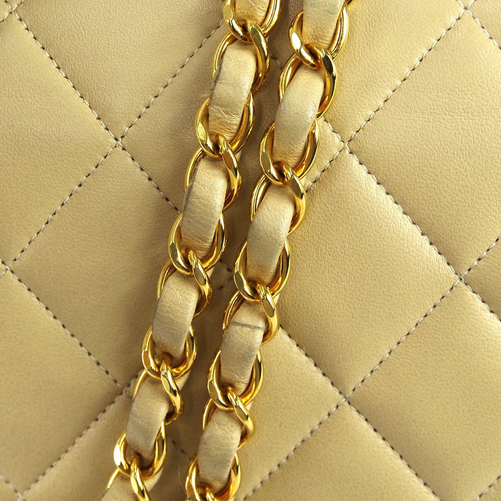 Chanel * 1994-1996 Small Diana Flap Bag Beige Lambskin