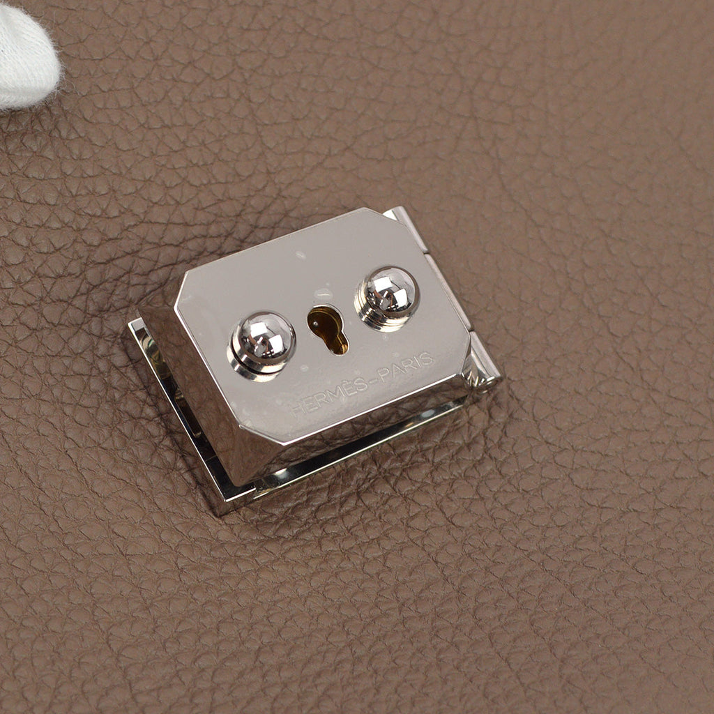 Hermes 2011 Etoupe Gray Taurillon Clemence Sac a Depeches 27 Briefcase