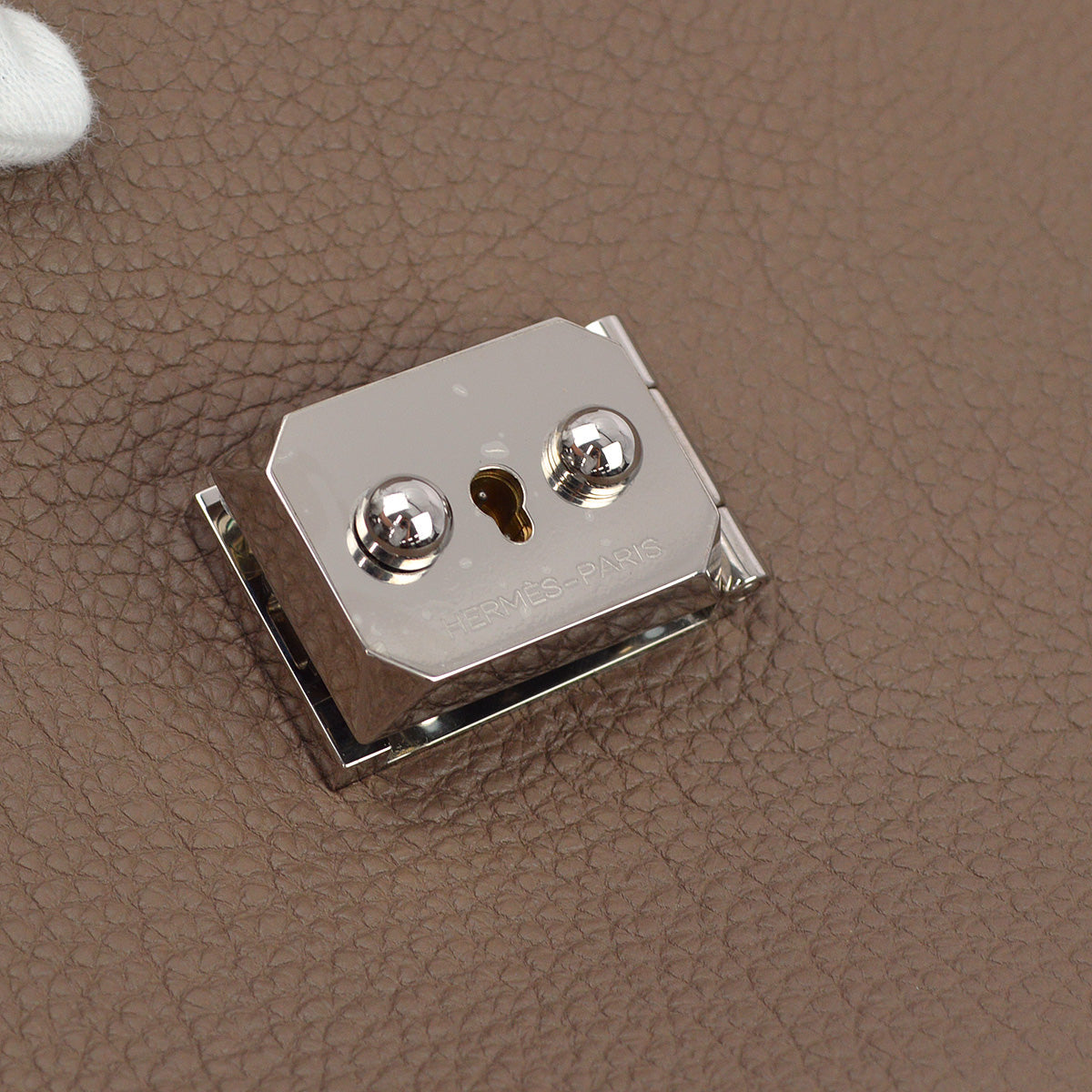 Hermes 2011 Etoupe Gray Taurillon Clemence Sac a Depeches 27 Briefcase