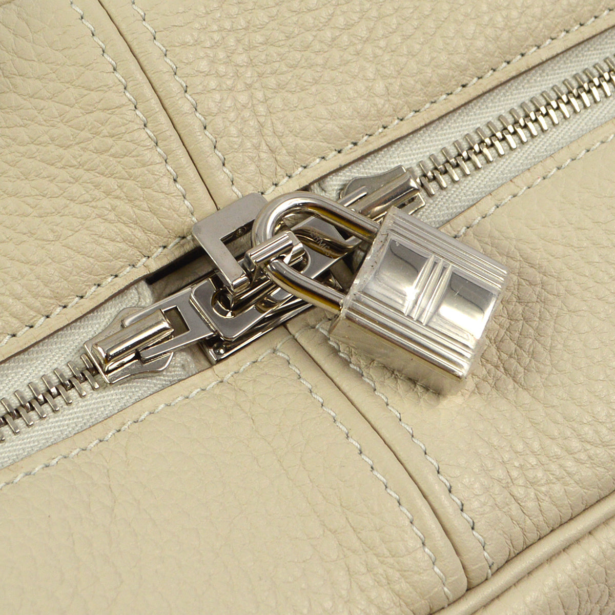 Hermes 2015 Craie Taurillon Clemence Victoria 35 Handbag