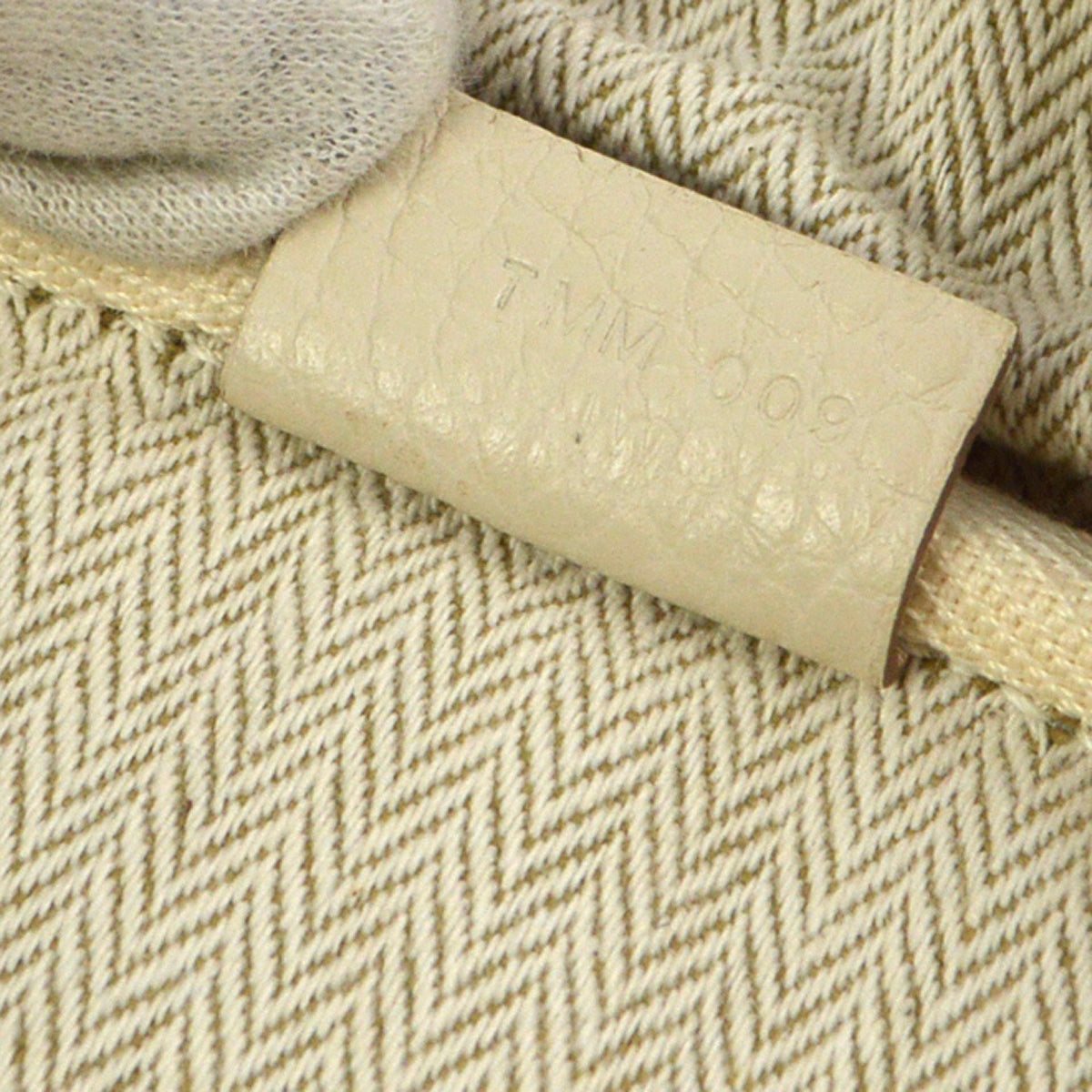 Hermes 2015 Craie Taurillon Clemence Victoria 35 Handbag