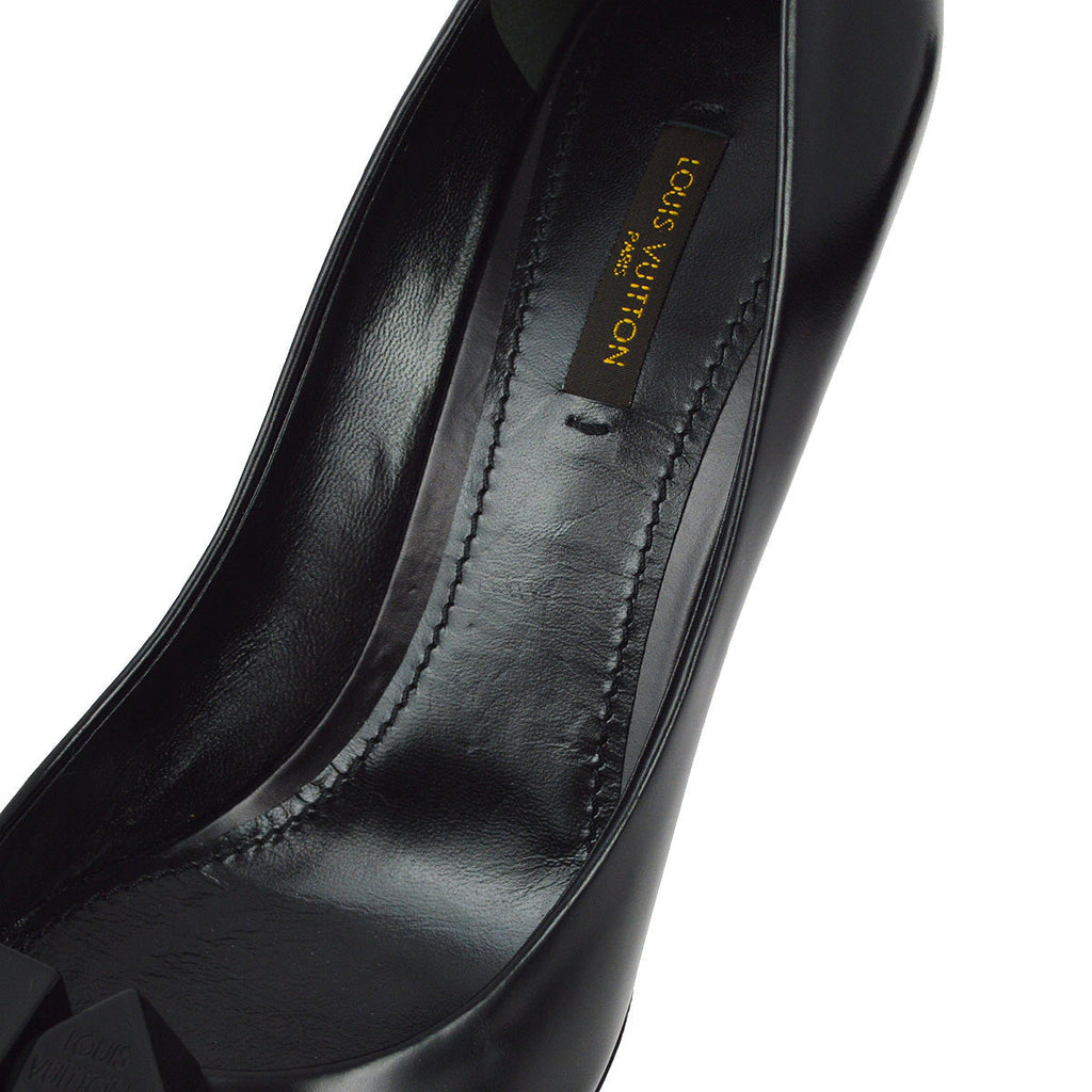Louis Vuitton Black Calfskin Cube Pumps NL1103M #39 1/2