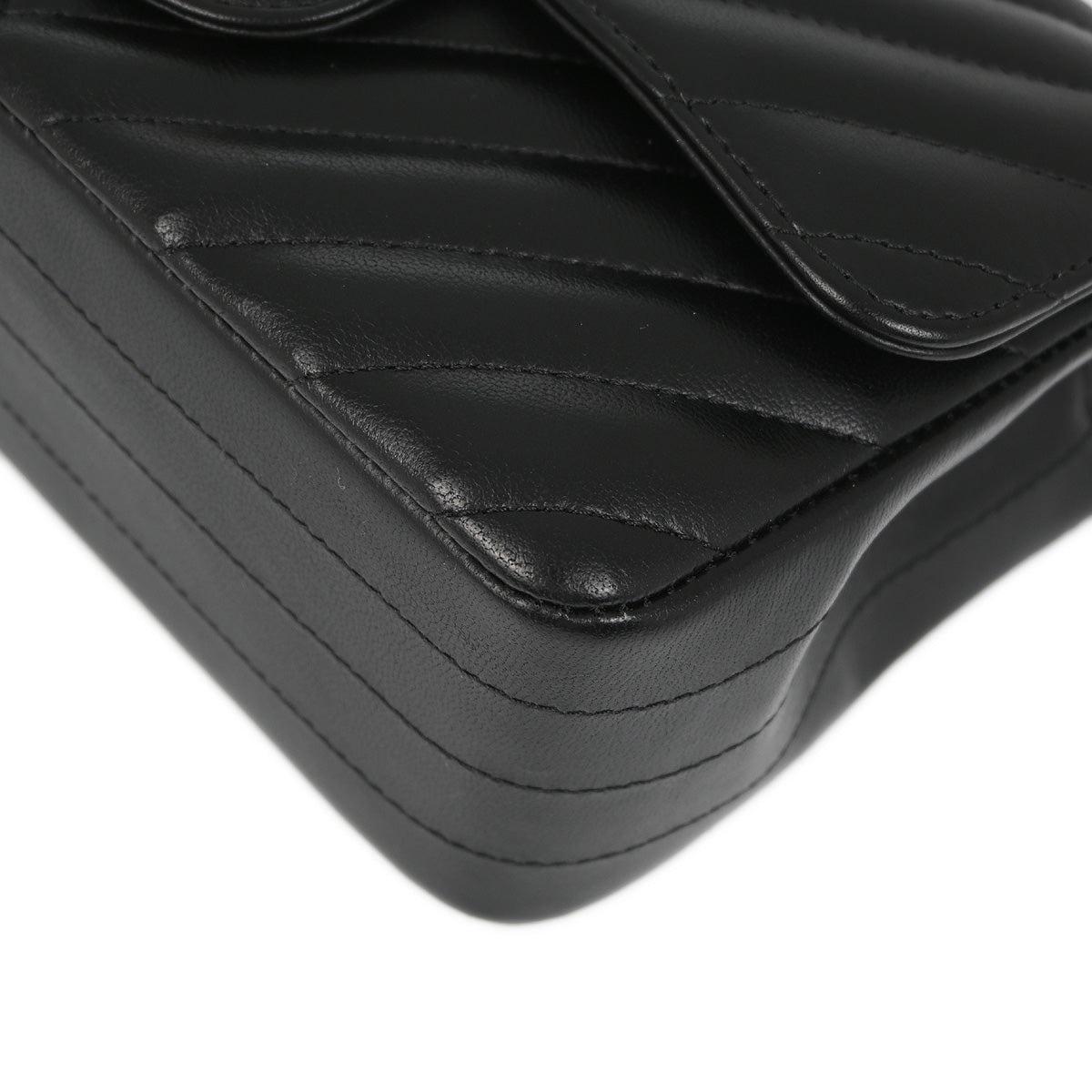 Chanel 2018-2019 Black Lambskin Chevron Classic Single Flap Shoulder Bag