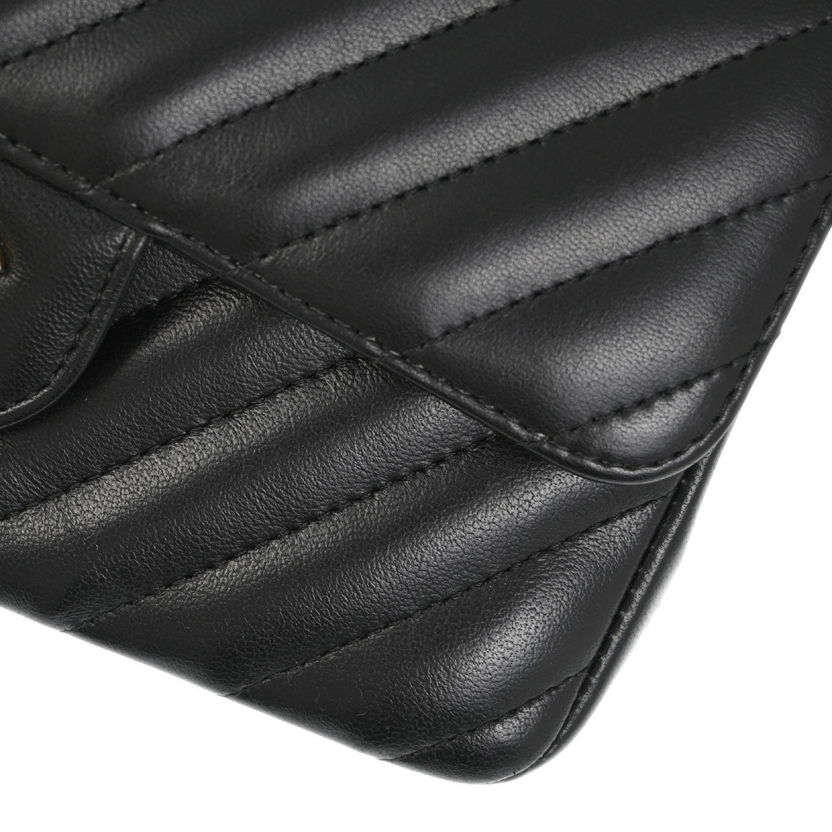 Chanel 2018-2019 Black Lambskin Chevron Classic Single Flap Shoulder Bag