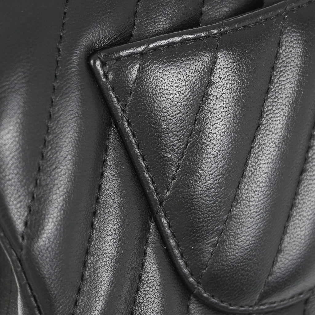 Chanel 2018-2019 Black Lambskin Chevron Classic Single Flap Shoulder Bag