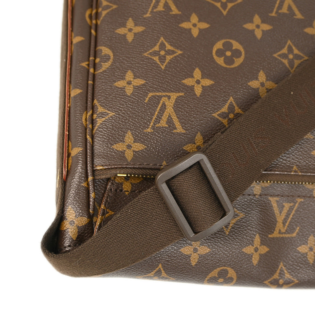 Louis Vuitton 2011 Monogram Beaubourg MM Messenger Bag M97038