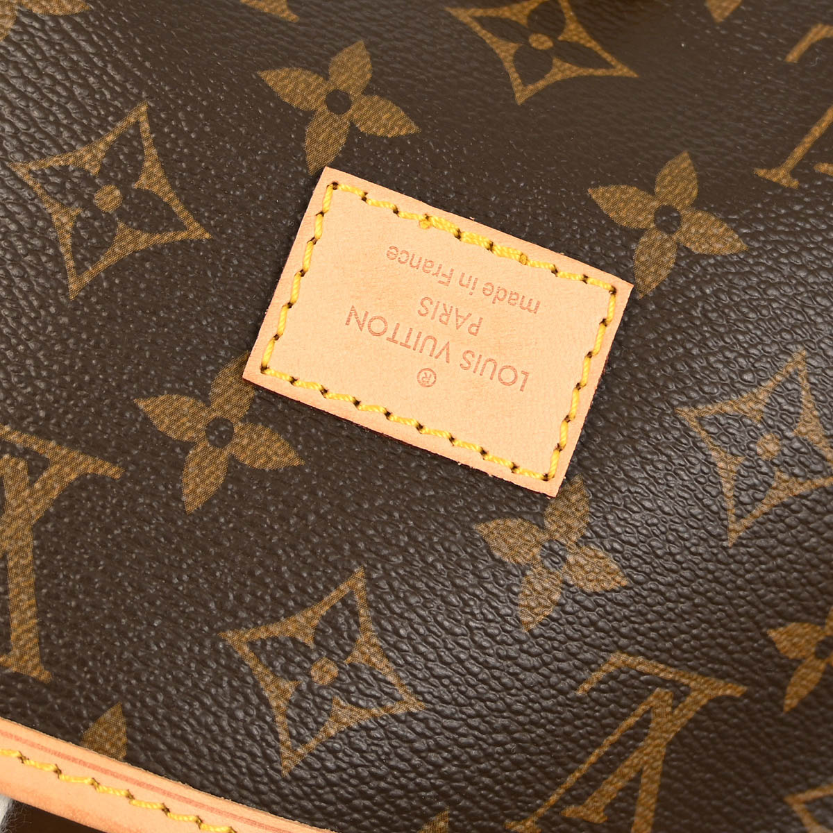 Louis Vuitton 2011 Monogram Saumur 30 Messenger Shoulder Bag M42256
