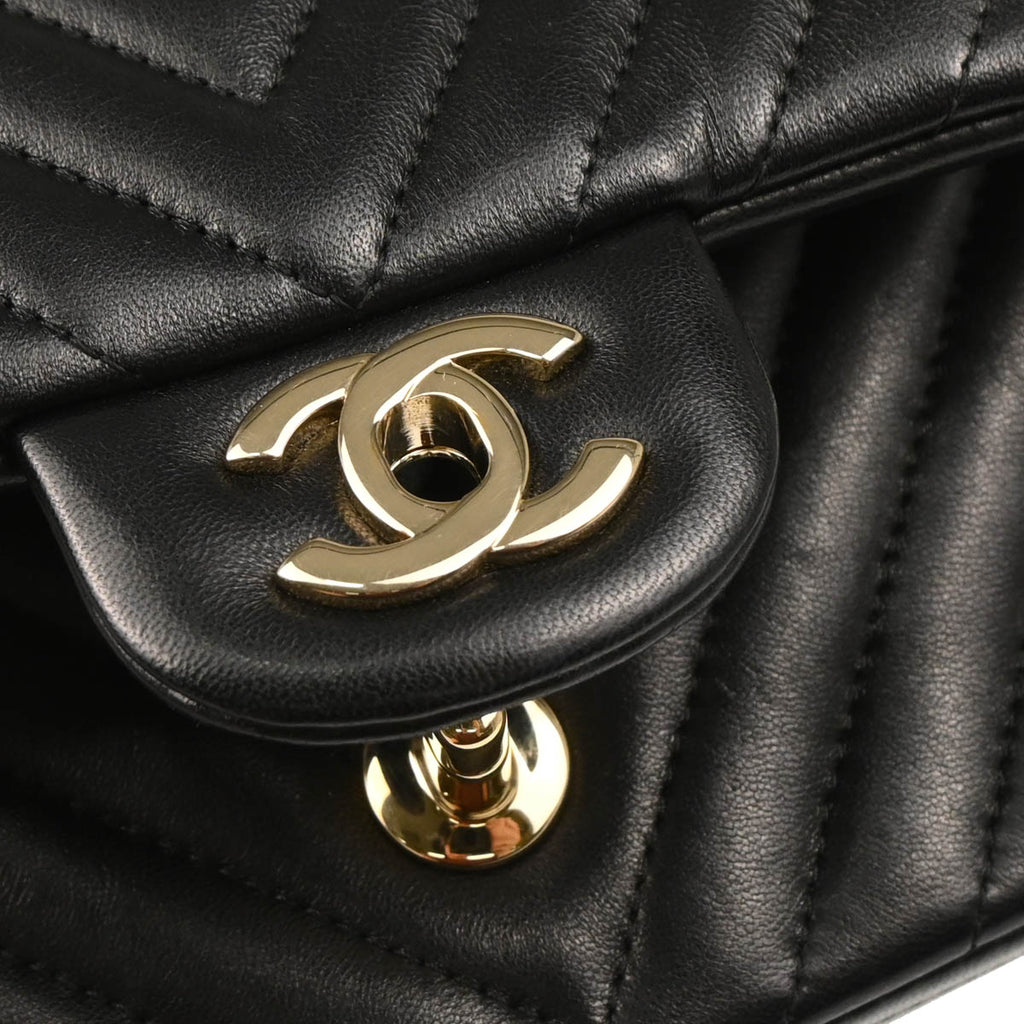 Chanel 2017 Black Lambskin Chevron Mini Classic Square Flap Shoulder Bag 17