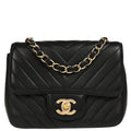 Chanel 2017-2018 Black Lambskin Chevron Chain Shoulder Bag