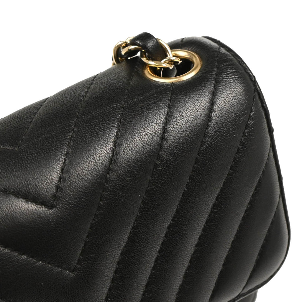 Chanel 2017-2018 Black Lambskin Chevron Chain Shoulder Bag