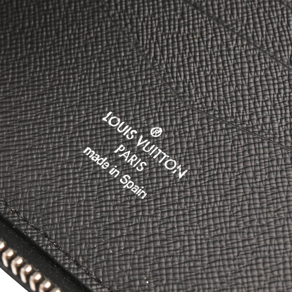 Louis Vuitton 2017 Black Epi Dandy Wallet M64000