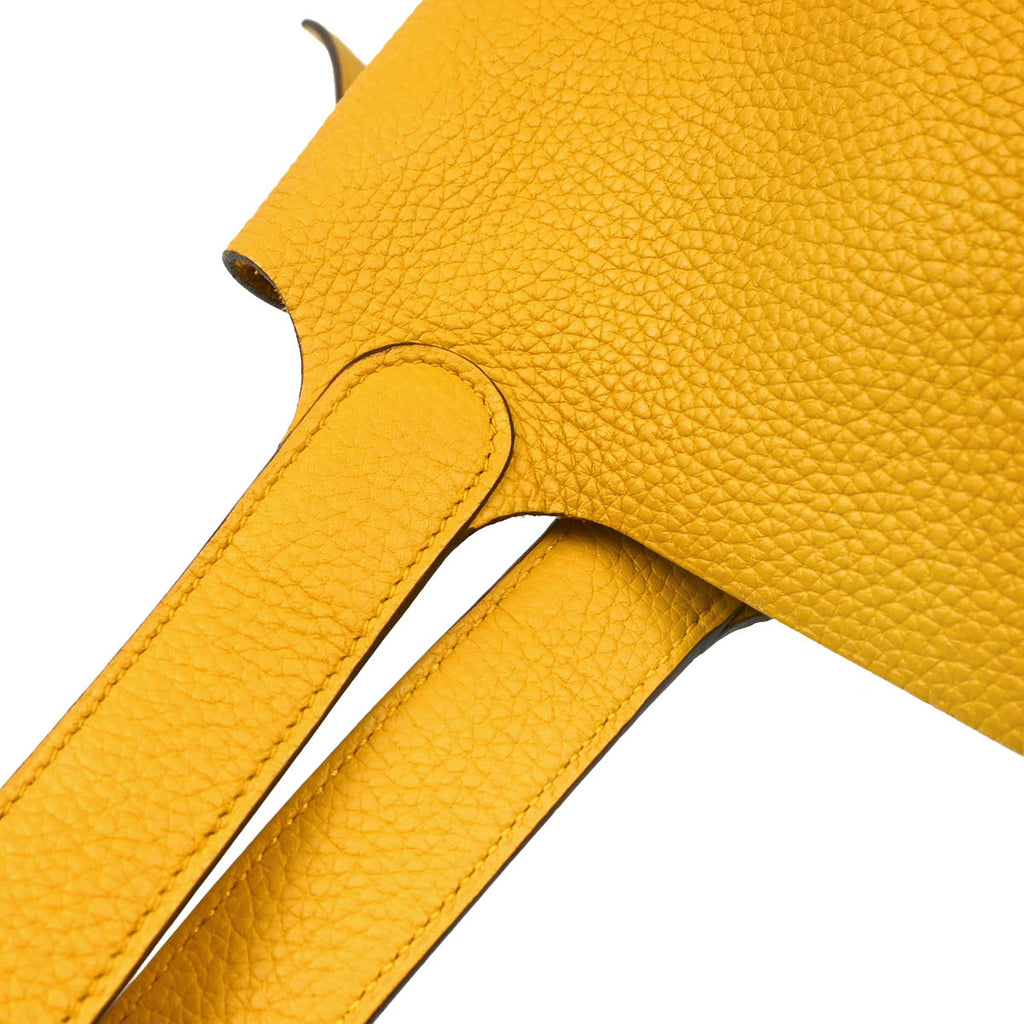 Hermes 2019 Jaune Taurillon Clemence Picotin Lock 22 MM Handbag
