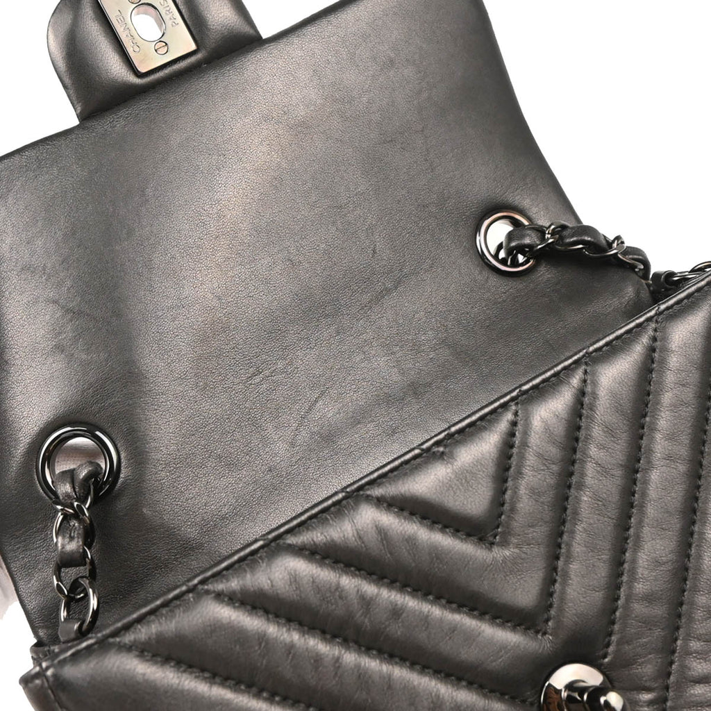 Chanel 2015-2016 Black Lambskin Chevron Single Flap Shoulder Bag