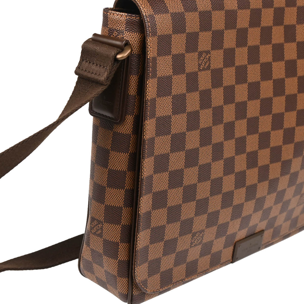 Louis Vuitton 2016 Damier District MM Shoulder Bag N41212