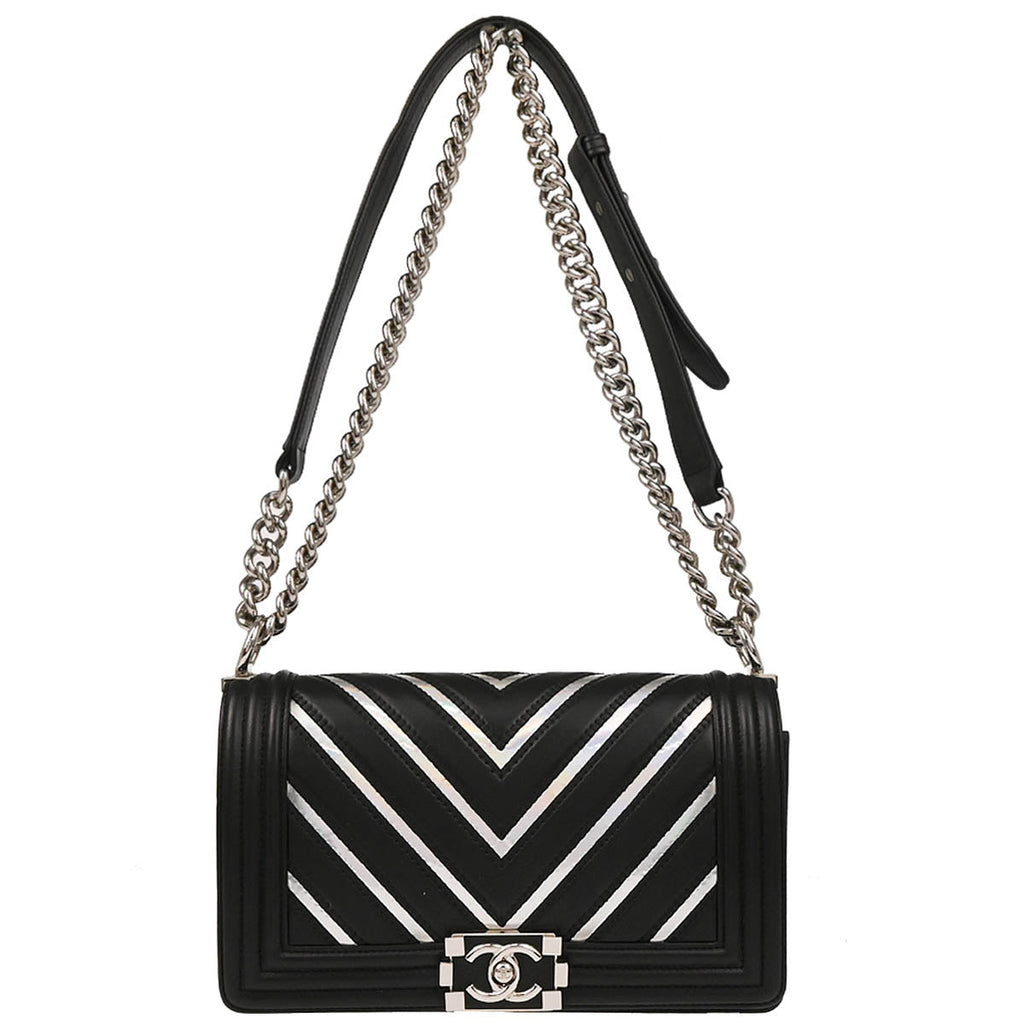 Boy Chanel 2017-2018 Black Calfskin Chevron Medium Shoulder Bag