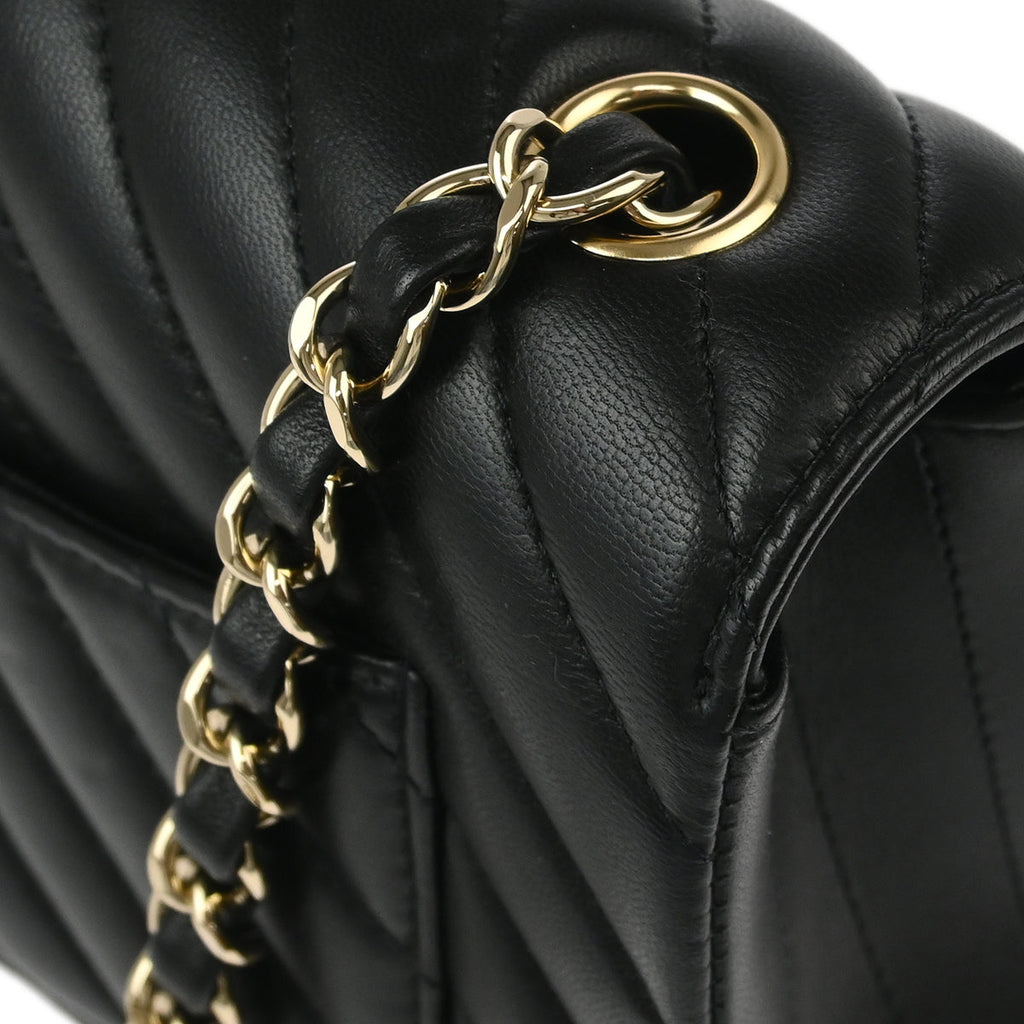 Chanel 2019 Black Lambskin Chevron Single Flap Shoulder Bag