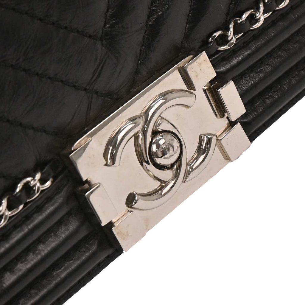 Boy Chanel 2017-2018 Black Calfskin Chevron Medium Shoulder Bag