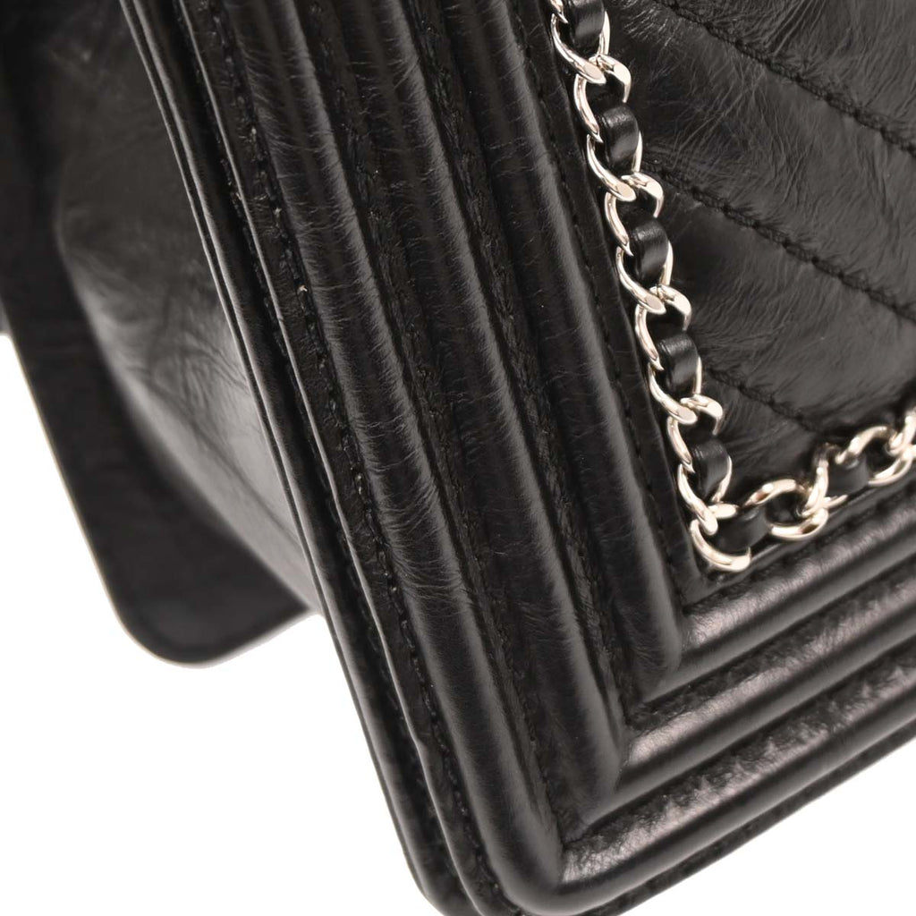Boy Chanel 2017-2018 Black Calfskin Chevron Medium Shoulder Bag